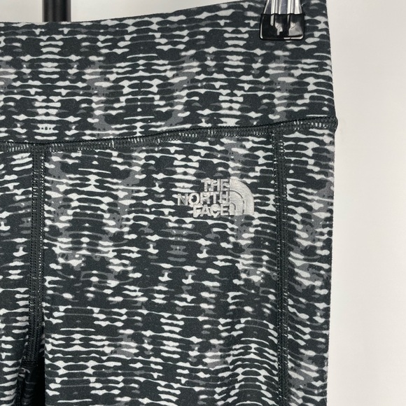 The North Face Women’s Black Gray Abstract Print High-Rise Tight Leggings - Picture 2 of 5